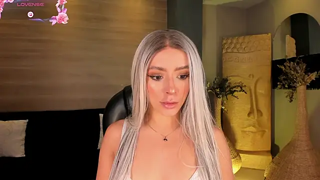 Snapshot of IsabellaMoreau chatting on April 2026 07:56:02 PM IsabellaMoreau online show from April 2026 07:56:02 PM
