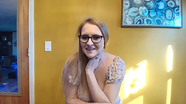 Snapshot of Thesquirtnqueen chatting on December 2025 03:10:01 PM Thesquirtnqueen online show from December 2025 03:10:01 PM