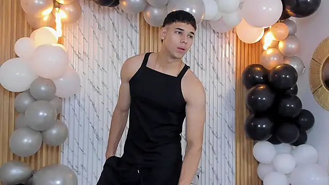 thomas walker0 online show from September 2025 12:16:01 PM