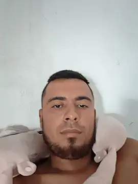 Snapshot of Armando_broncas chatting on October 2025 03:01:02 PM Armando broncas online show from October 2025 03:01:02 PM