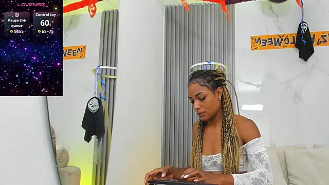 kiaratentation online show from November 2025 07:47:01 PM