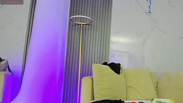 kiaratentation online show from December 2025 07:45:02 PM