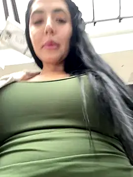 oh nina online show from September 2025 08:21:01 PM