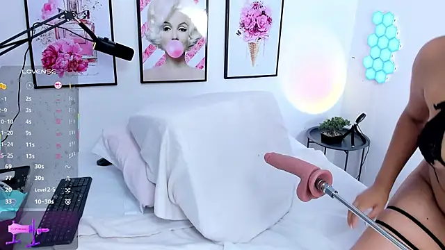 natasha ary online show from November 2025 01:44:02 PM