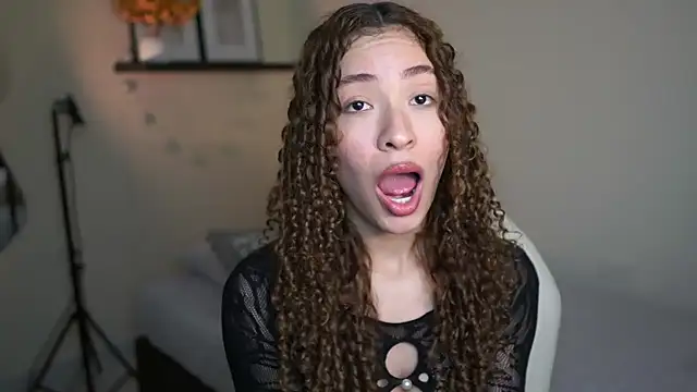 isabella-garcia- online show from February 2026 01:03:02 AM