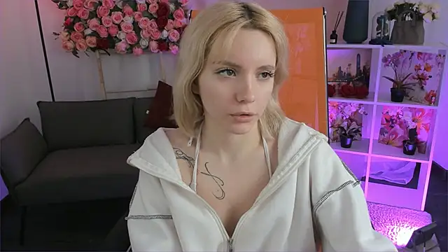 AuroraWrenfield online show from March 2026 04:19:01 AM