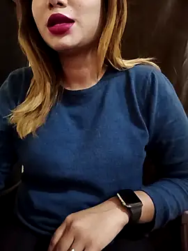 alexa cam44 online show from November 2025 08:18:02 PM