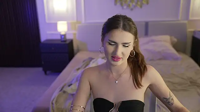 Snapshot of Goldie_Flame chatting on September 2025 09:27:01 PM Goldie Flame online show from September 2025 09:27:01 PM