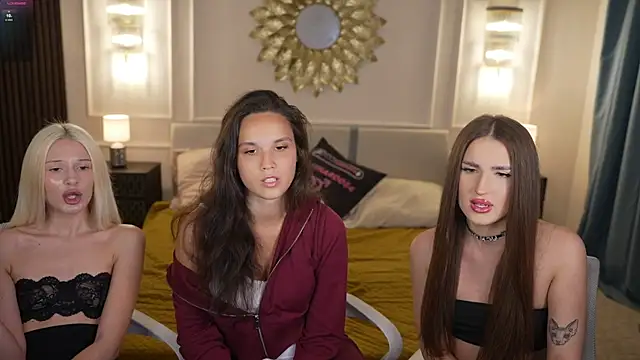 Snapshot of Goldie_Flame chatting on September 2025 07:28:01 PM Goldie Flame online show from September 2025 07:28:01 PM