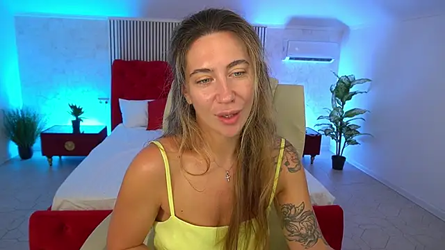 Snapshot of KateShanny chatting on July 2026 05:46:02 AM KateShanny online show from July 2026 05:46:02 AM