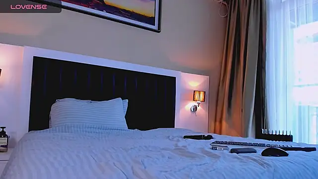 marrenaa online show from November 2025 08:04:01 AM