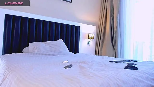 marrenaa online show from November 2025 07:12:01 AM