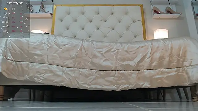 Snapshot of aura_sanders1 chatting on November 2025 12:15:01 PM aura sanders1 online show from November 2025 12:15:01 PM