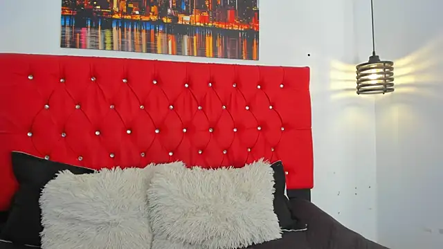 carolinacrus01 online show from February 2026 04:18:01 PM