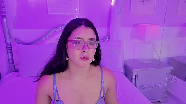 Snapshot of LiLLiAnderson chatting on September 2025 12:06:01 PM LiLLiAnderson online show from September 2025 12:06:01 PM