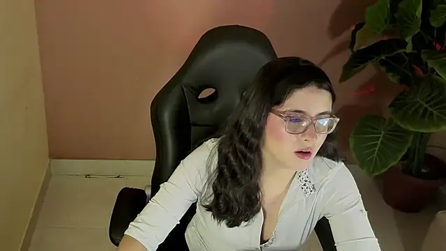 Snapshot of LiLLiAnderson chatting on October 2025 11:39:01 AM LiLLiAnderson online show from October 2025 11:39:01 AM