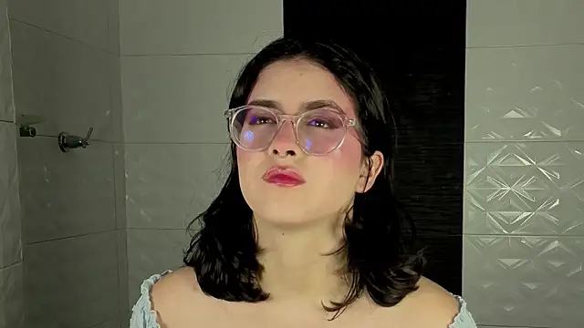 LiLLiAnderson online show from December 2025 11:51:01 AM