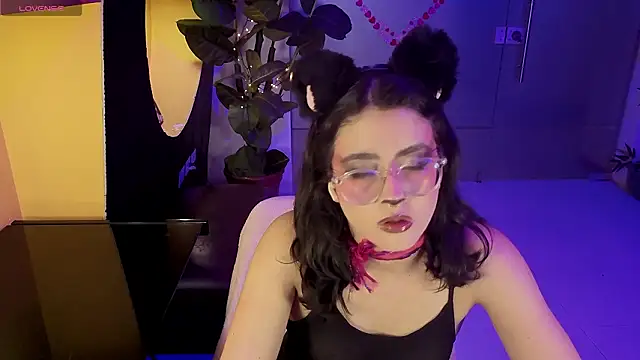 LiLLiAnderson online show from March 2026 11:57:01 AM