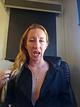 Snapshot of bmorganne420 chatting on December 2025 06:28:01 PM bmorganne420 online show from December 2025 06:28:01 PM