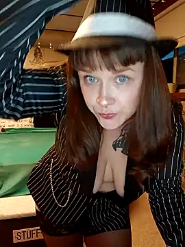 Ursulalane online show from October 2025 01:38:01 AM
