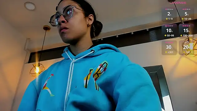 Hanna Cornee  online show from September 2025 01:36:02 PM