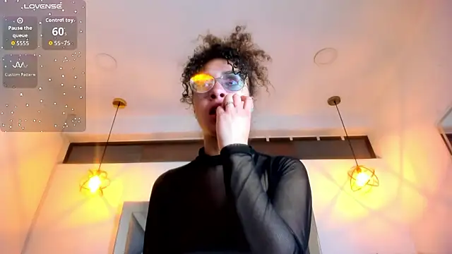 Hanna Cornee  online show from February 2026 01:23:01 PM