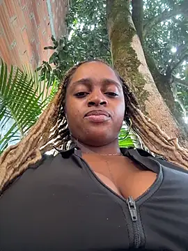 Snapshot of darle_volant chatting on May 2026 09:24:02 PM darle volant online show from May 2026 09:24:02 PM