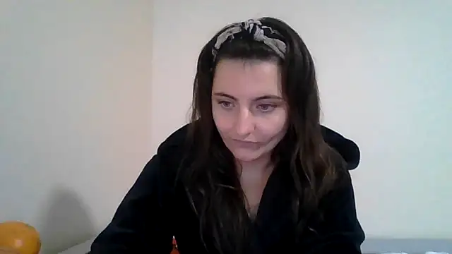 Snapshot of DInaraXRose chatting on October 2025 10:34:02 AM DInaraXRose online show from October 2025 10:34:02 AM