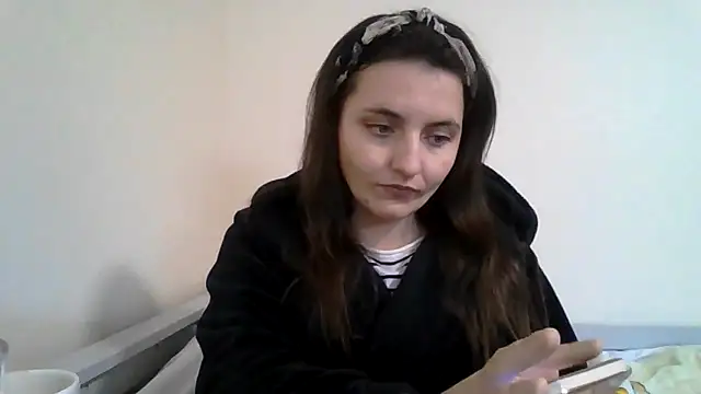 Snapshot of DInaraXRose chatting on December 2025 11:52:01 AM DInaraXRose online show from December 2025 11:52:01 AM