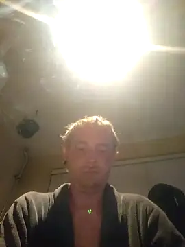 Snapshot of piercingpik chatting on April 2026 09:24:01 PM piercingpik online show from April 2026 09:24:01 PM