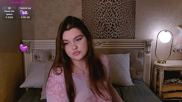 EmilyHyde online show from October 2025 02:50:01 PM