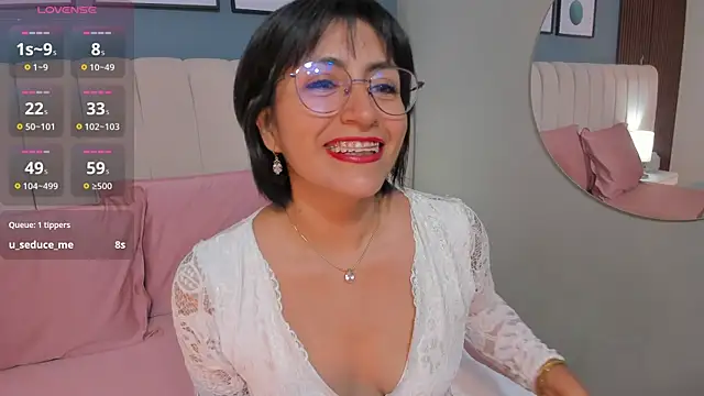 naty bush online show from October 2025 07:44:02 PM