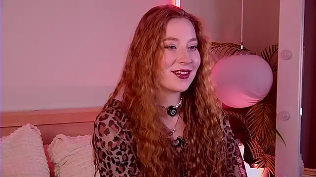 Snapshot of MiaEuphoria_ chatting on February 2026 04:07:01 AM MiaEuphoria online show from February 2026 04:07:01 AM