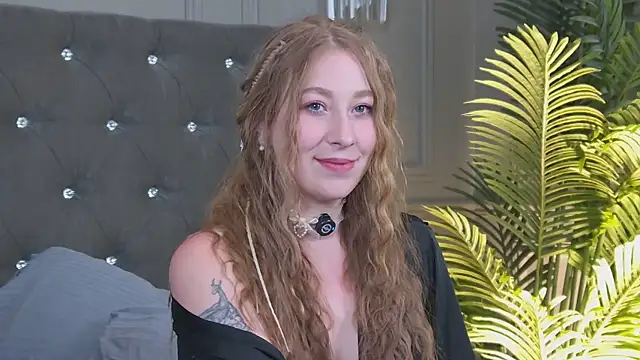 Snapshot of MiaEuphoria_ chatting on March 2026 05:44:01 AM MiaEuphoria online show from March 2026 05:44:01 AM