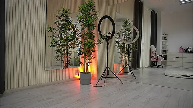 EmmaBlanco online show from September 2025 05:18:01 AM