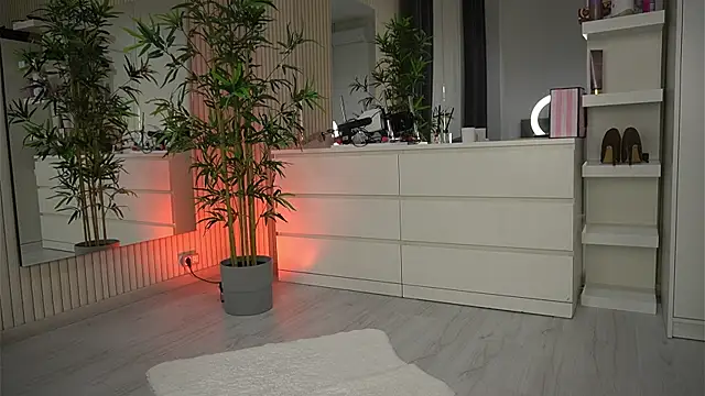 EmmaBlanco online show from April 2026 04:56:01 AM