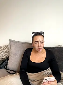 ItsCOCOx online show from October 2025 03:16:01 PM