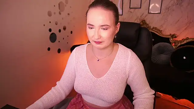 Snapshot of SofieBloom chatting on June 2026 07:28:02 PM SofieBloom online show from June 2026 07:28:02 PM
