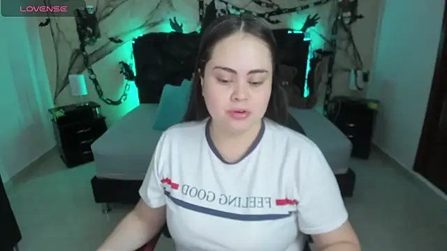 LolaVillalobos online show from October 2025 11:34:02 AM