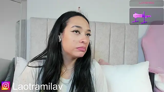 juliettaa 1 online show from April 2026 11:32:02 PM