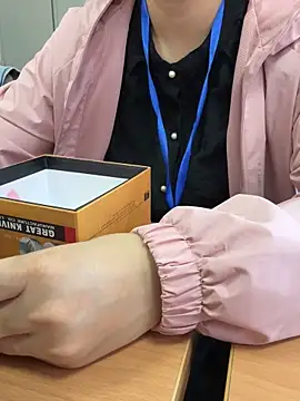 Snapshot of PhuongNhi21 chatting on October 2025 01:17:01 AM PhuongNhi21 online show from October 2025 01:17:01 AM