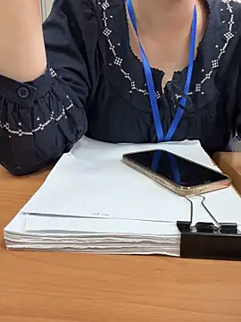 Snapshot of PhuongNhi21 chatting on November 2025 01:05:01 AM PhuongNhi21 online show from November 2025 01:05:01 AM