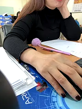 Snapshot of PhuongNhi21 chatting on December 2025 12:48:01 AM PhuongNhi21 online show from December 2025 12:48:01 AM