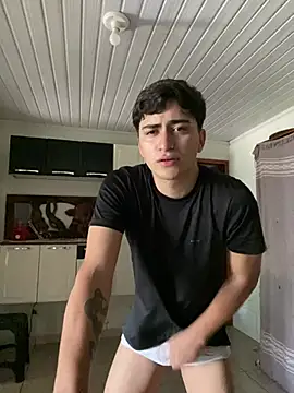 Snapshot of Tavinho067 chatting on February 2026 08:03:02 PM Tavinho067 online show from February 2026 08:03:02 PM