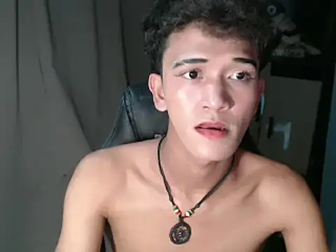 Snapshot of kenbigcockxx chatting on October 2025 09:32:02 AM kenbigcockxx online show from October 2025 09:32:02 AM