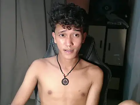 Snapshot of kenbigcockxx chatting on October 2025 11:57:02 AM kenbigcockxx online show from October 2025 11:57:02 AM
