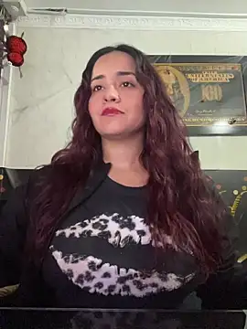 candy  fox  online show from November 2025 12:07:01 PM