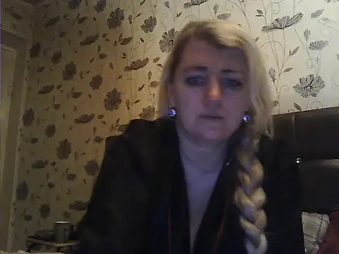 SmileCamille online show from December 2025 01:27:01 PM