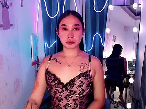 in yourdreamstarxx online show from November 2025 08:40:01 PM