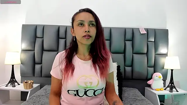 valeriasweet  online show from December 2025 06:47:02 PM